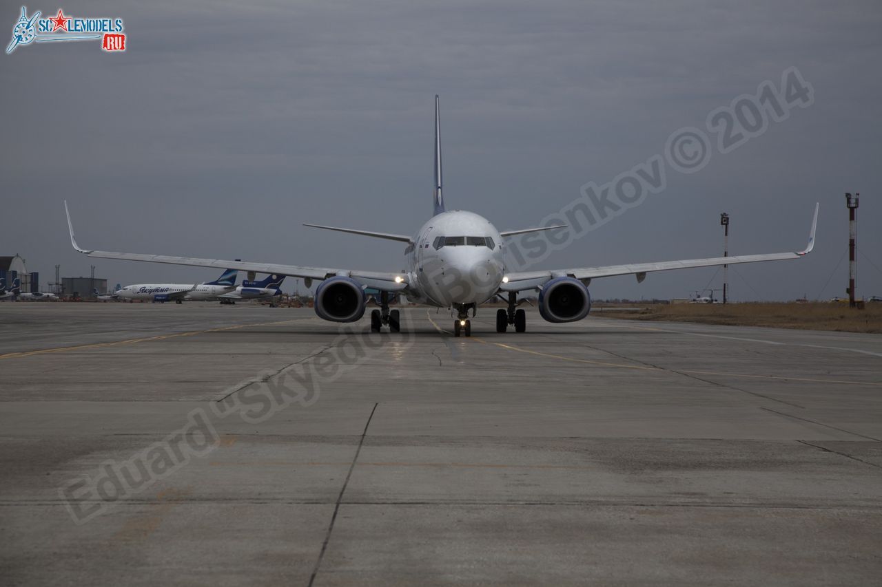 Boeing-737_VP-BEP_0001.jpg