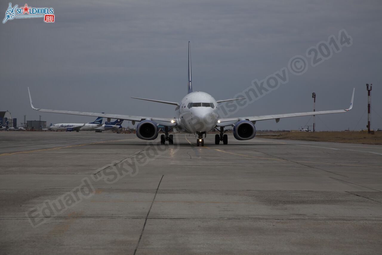 Boeing-737_VP-BEP_0001.jpg