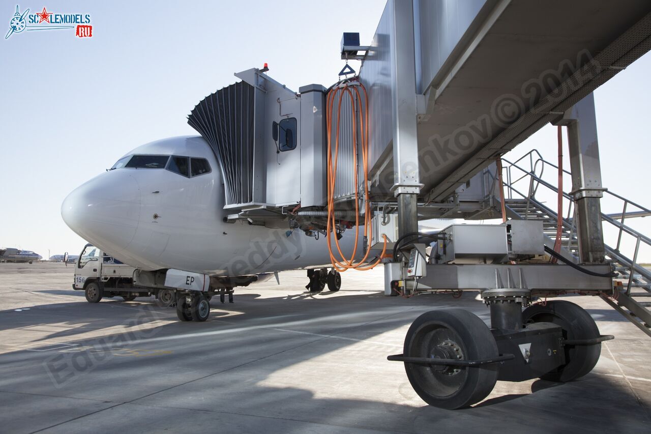 Boeing-737_VP-BEP_0006.jpg