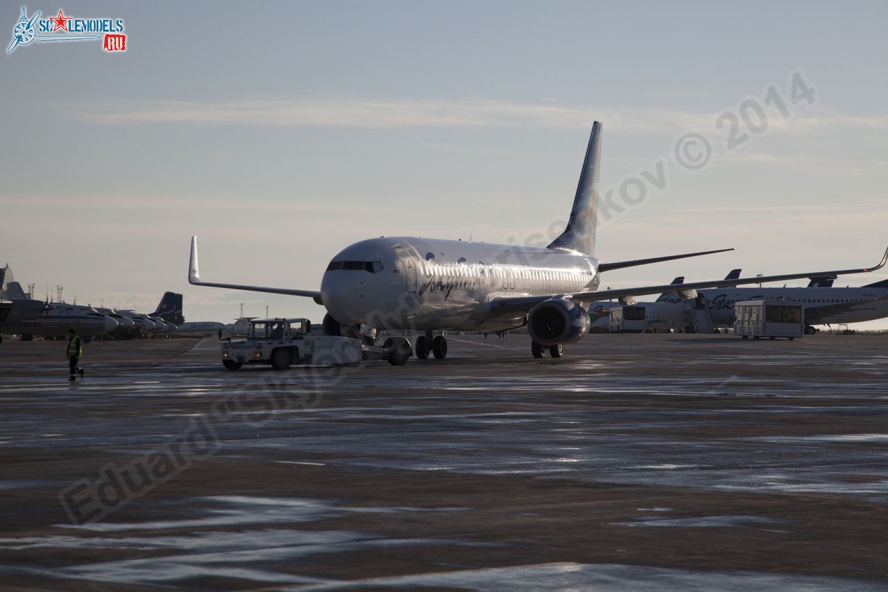 Boeing-737_VQ-BOY_0001.jpg