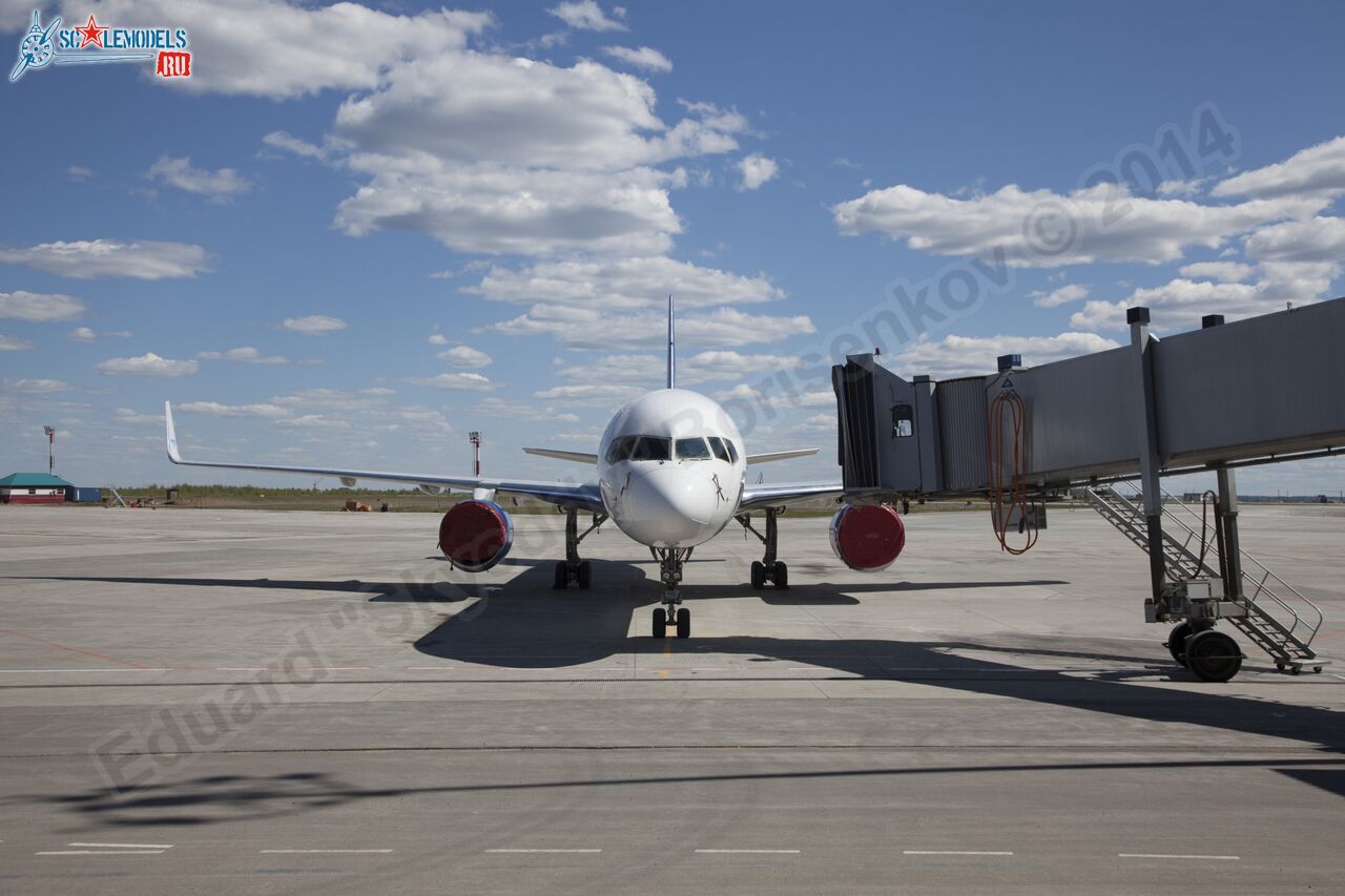 Boeing-757_0002.jpg