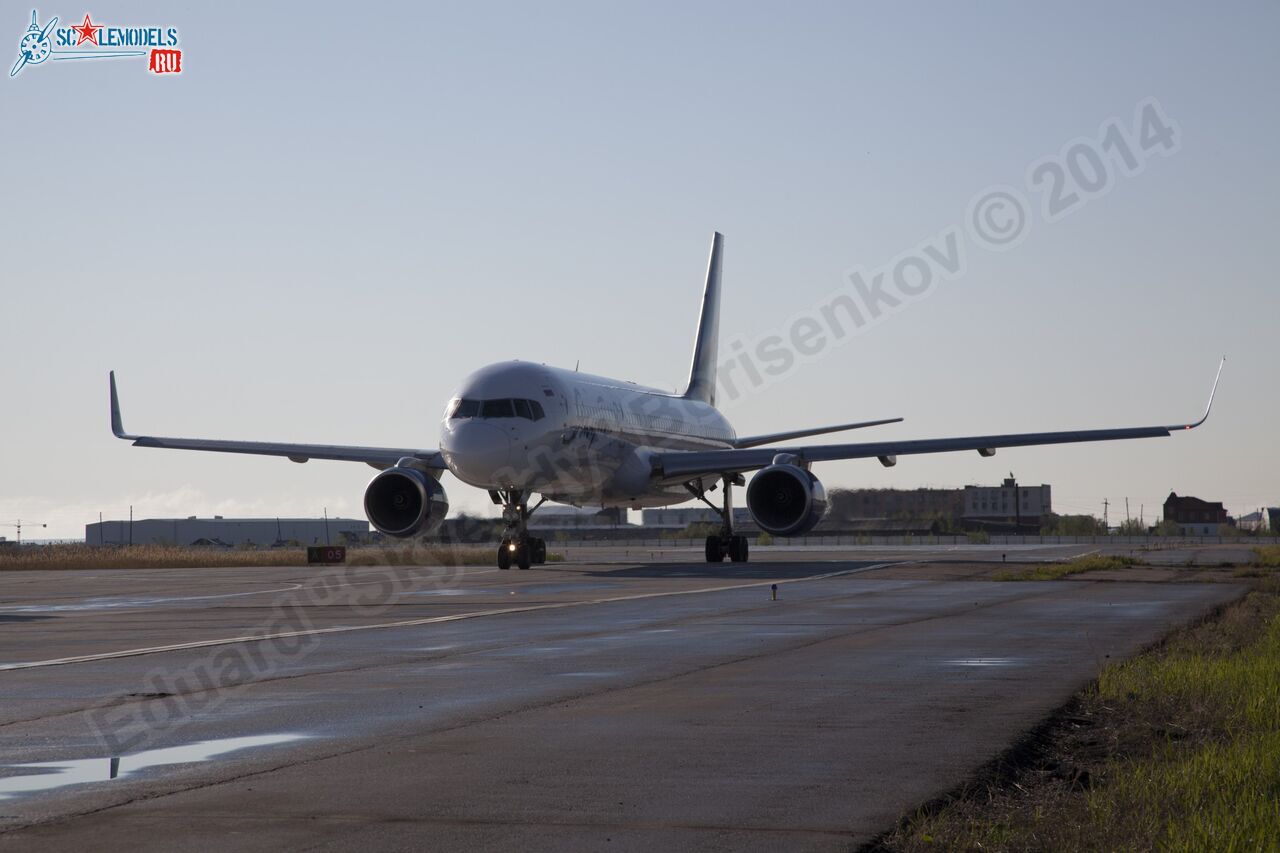 Boeing-757_VP-BCF_0003.jpg