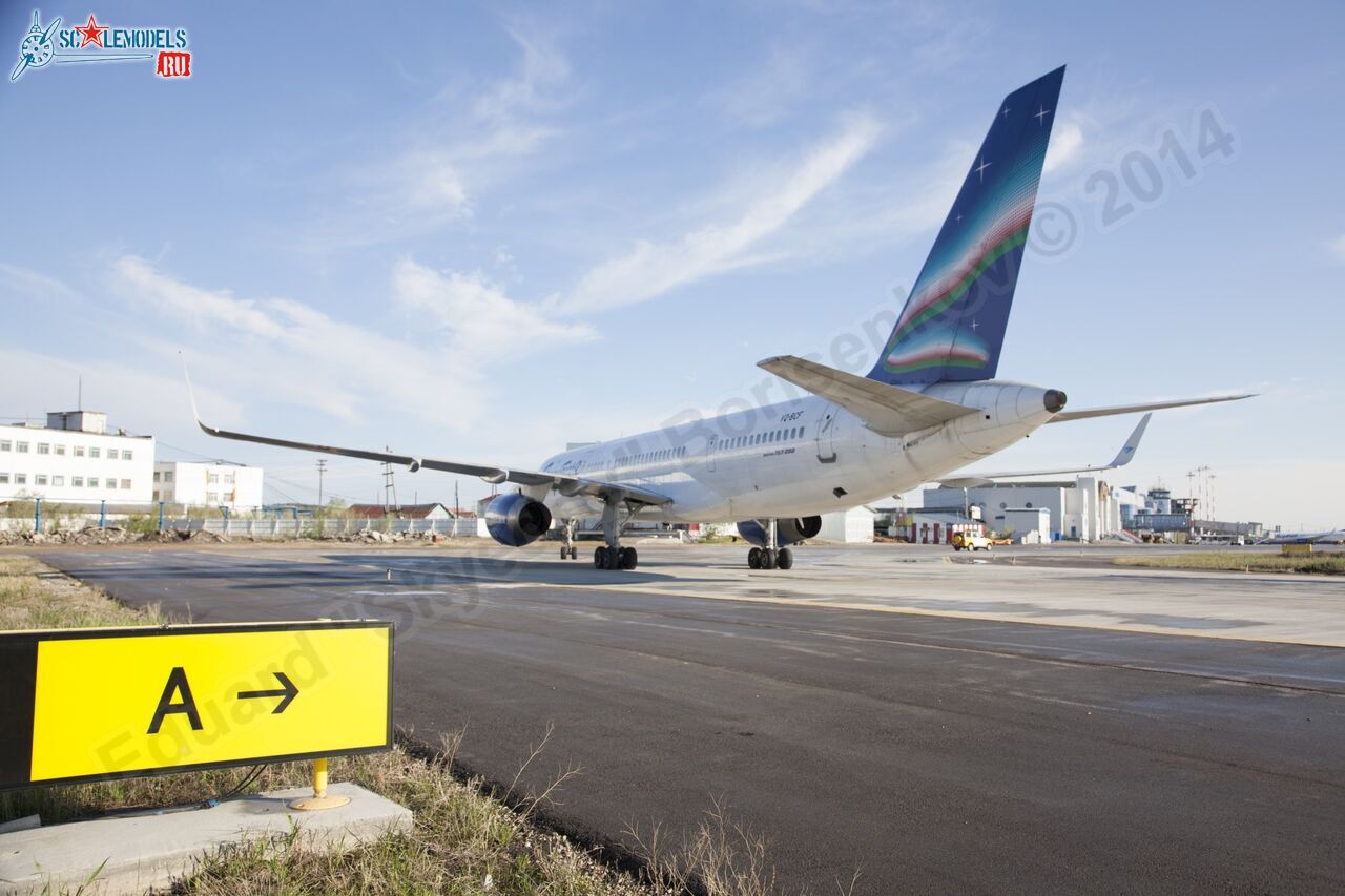 Boeing-757_VP-BCF_0008.jpg