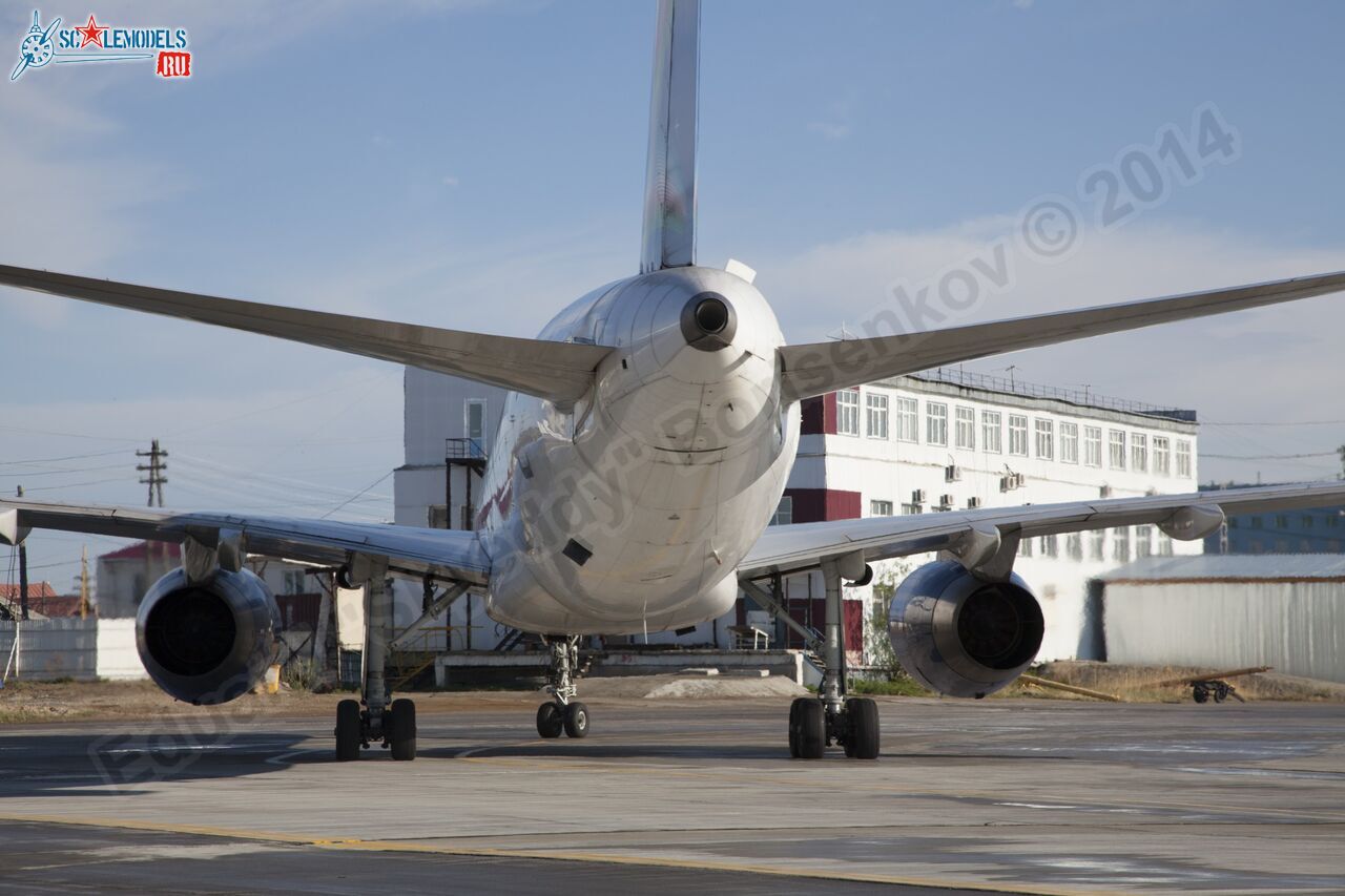 Boeing-757_VP-BCF_0009.jpg
