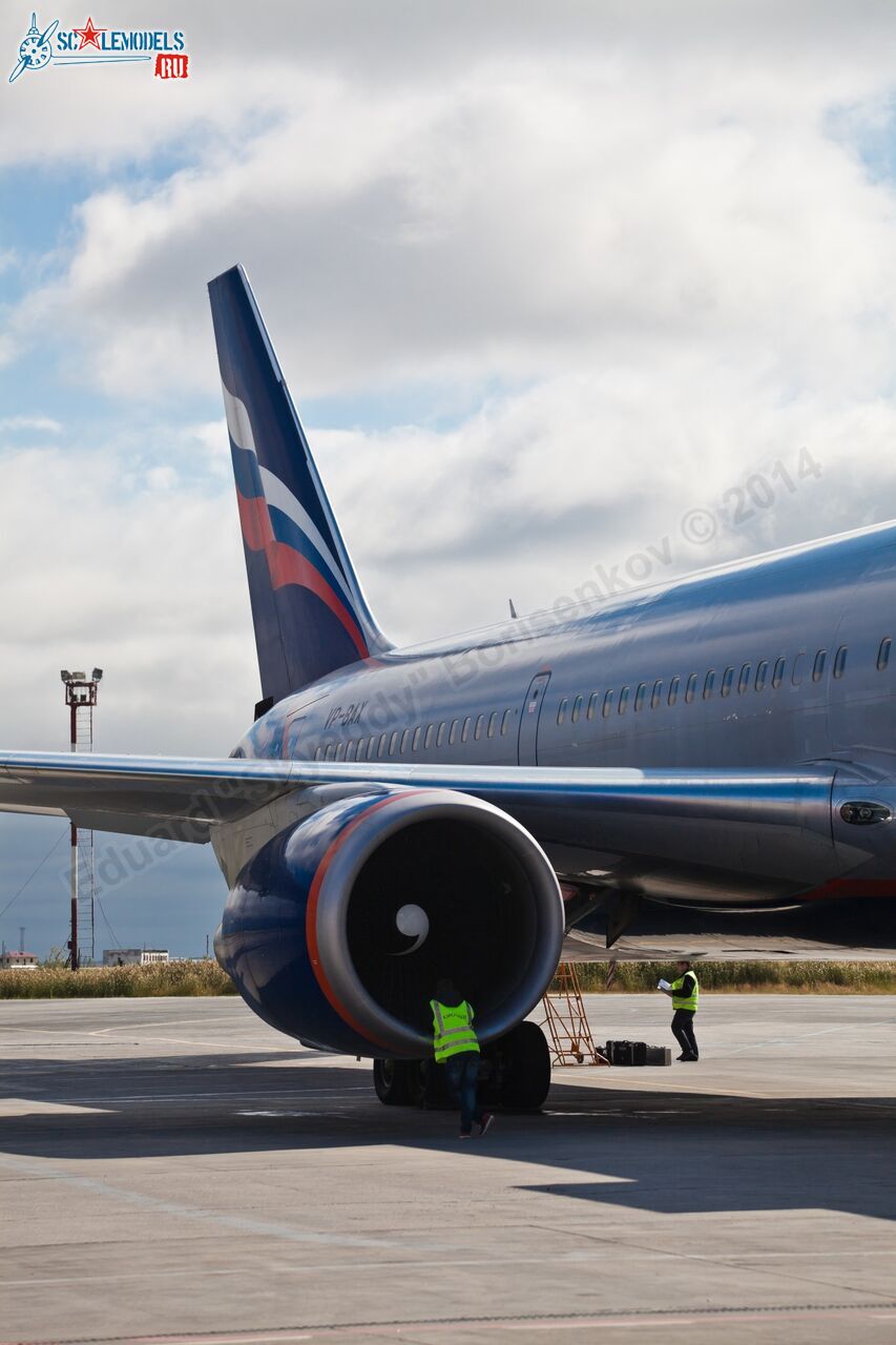 Boeing-767_VP-BAX_0001.jpg