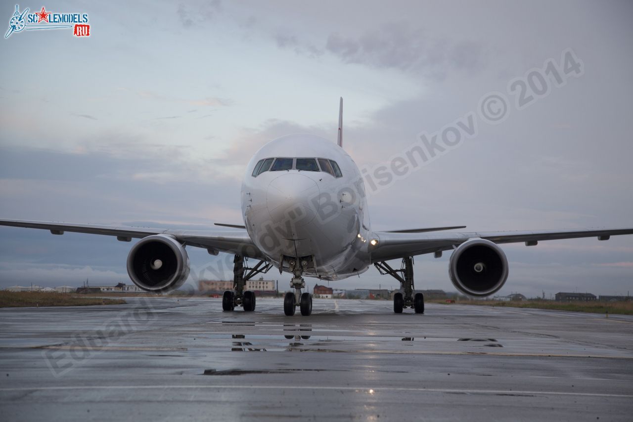 Boeing-767_VQ-BOG_0003.jpg