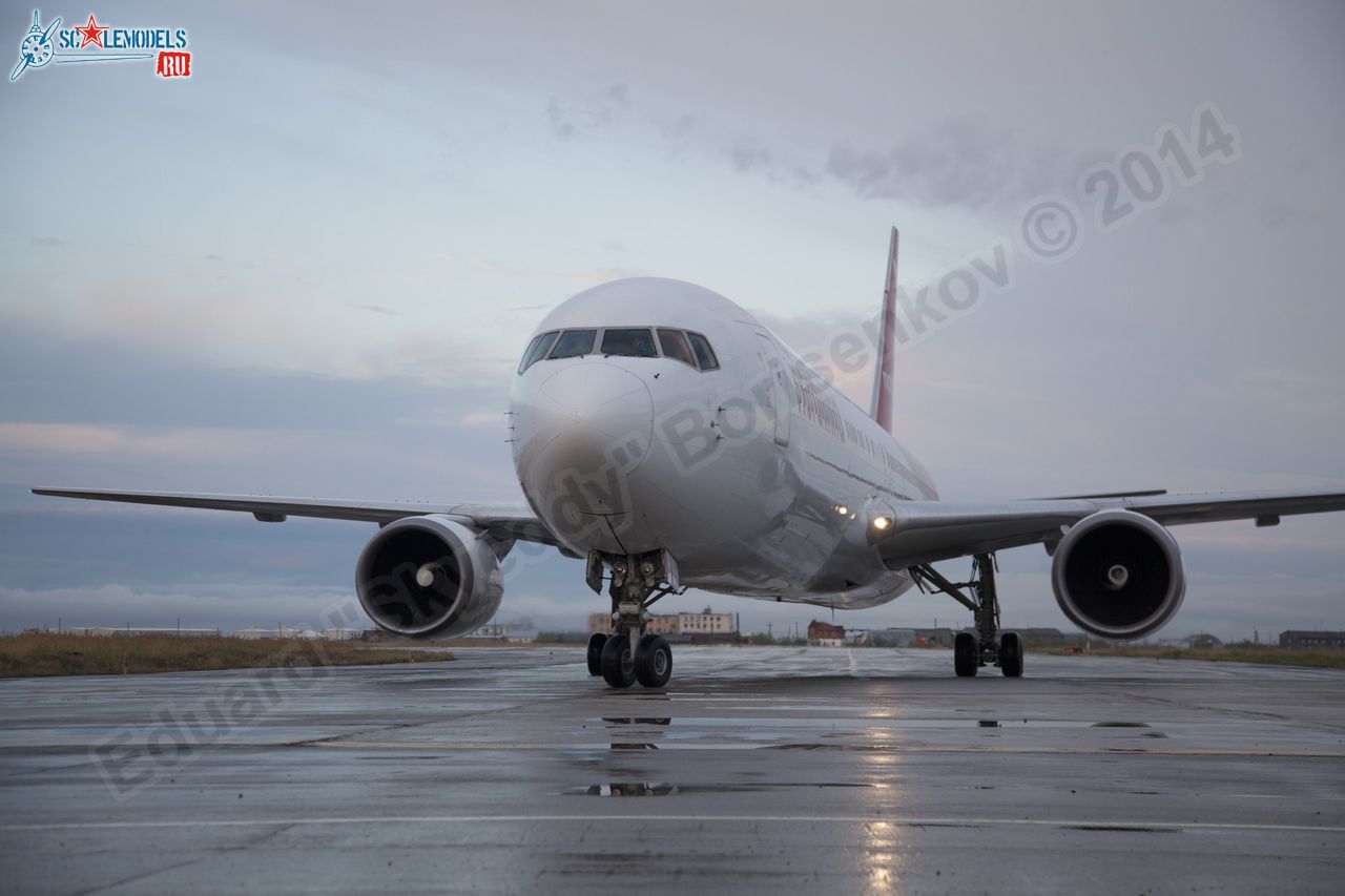 Boeing-767_VQ-BOG_0004.jpg