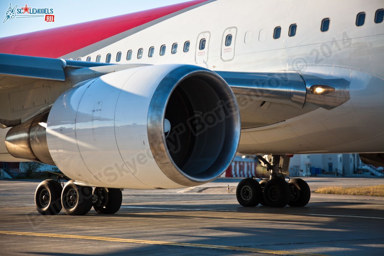 Boeing-767_VP-BRL_0017.jpg