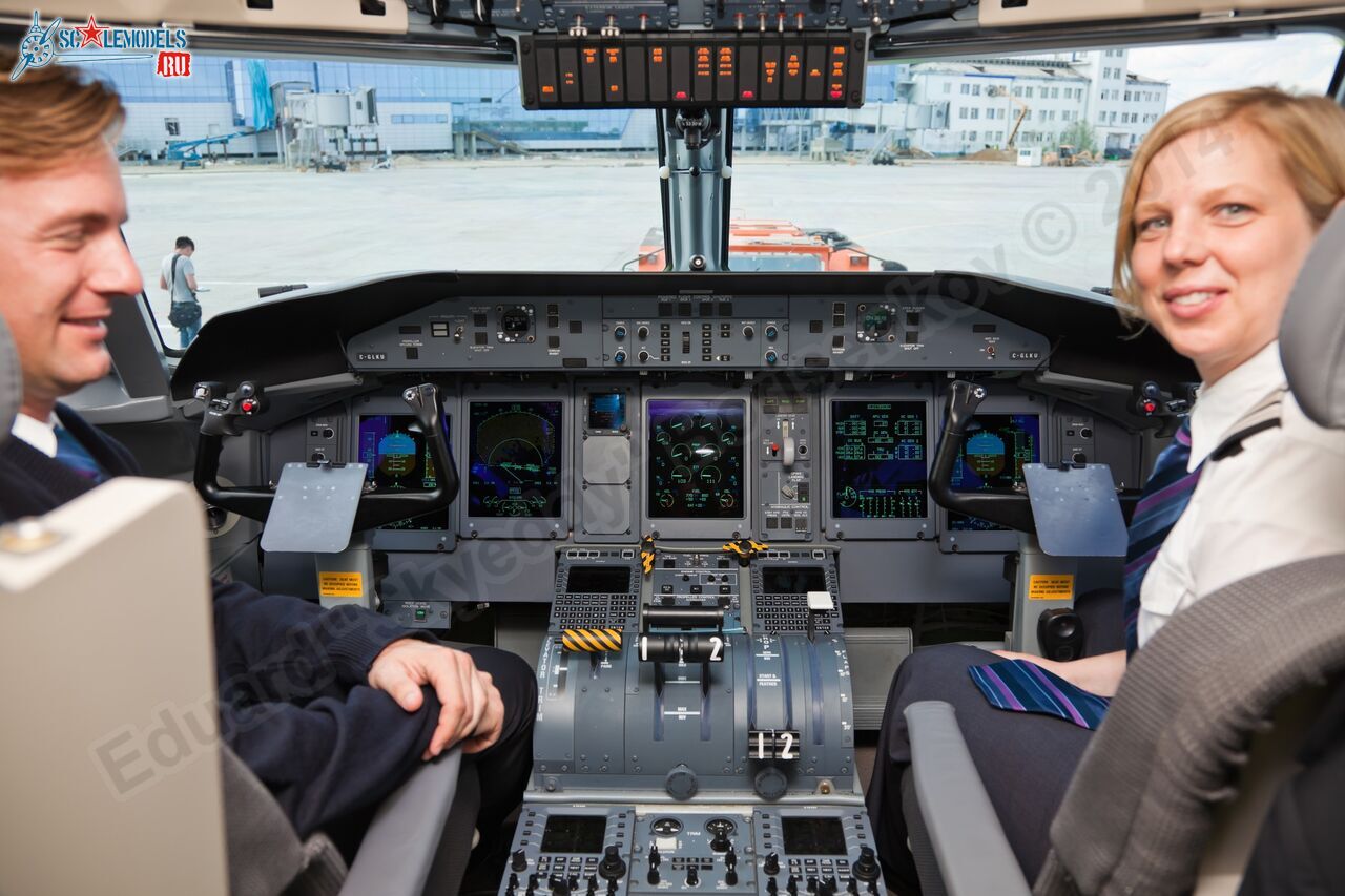 Dash_8_C-GLKU_0015.jpg