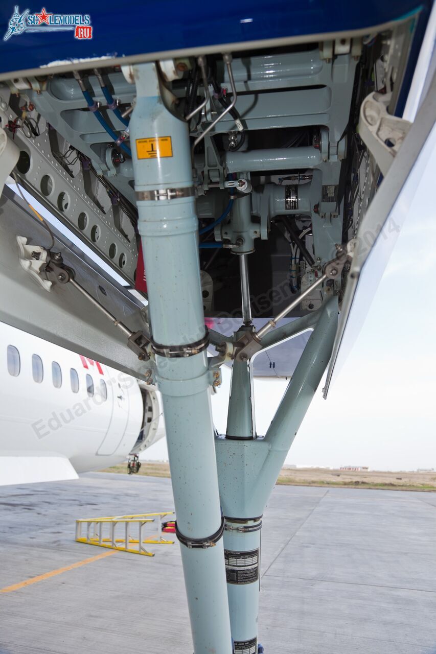 Dash_8_C-GLKU_0025.jpg