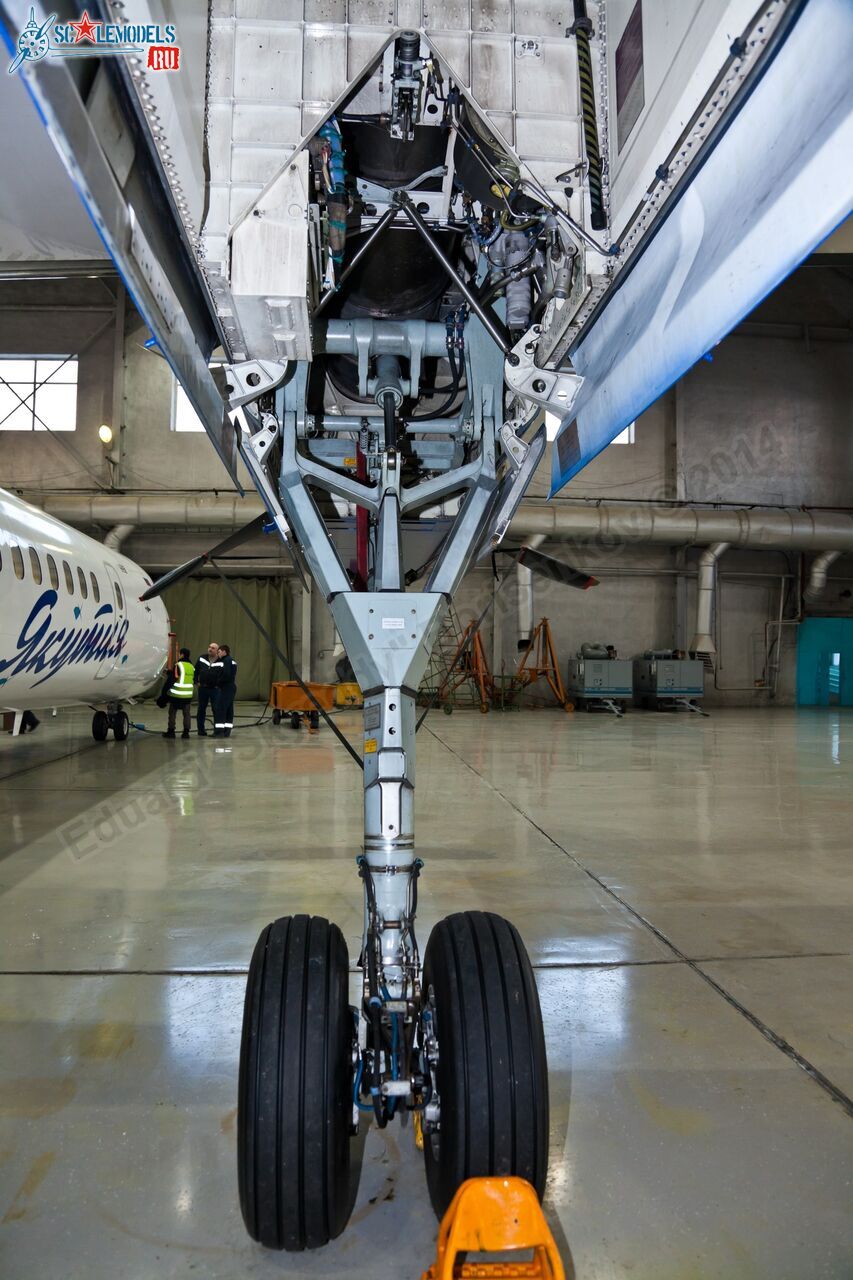 Dash_8_VP-BKD_0063.jpg