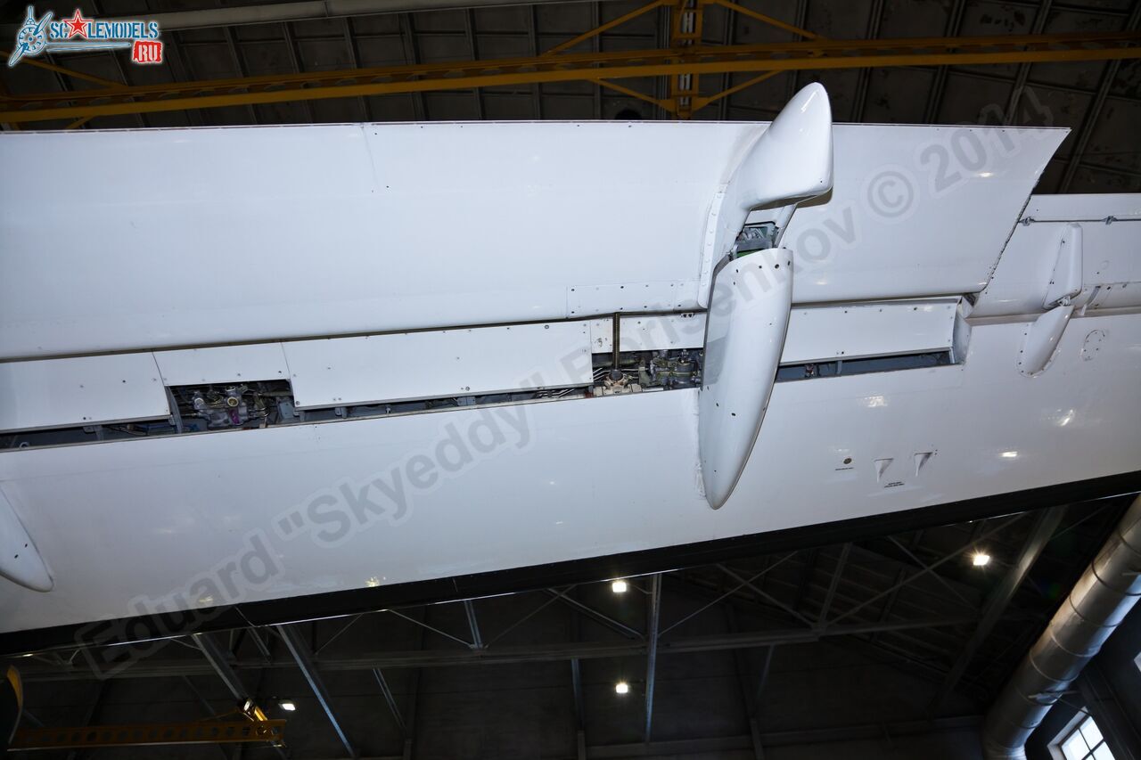 Dash_8_VP-BKD_0071.jpg