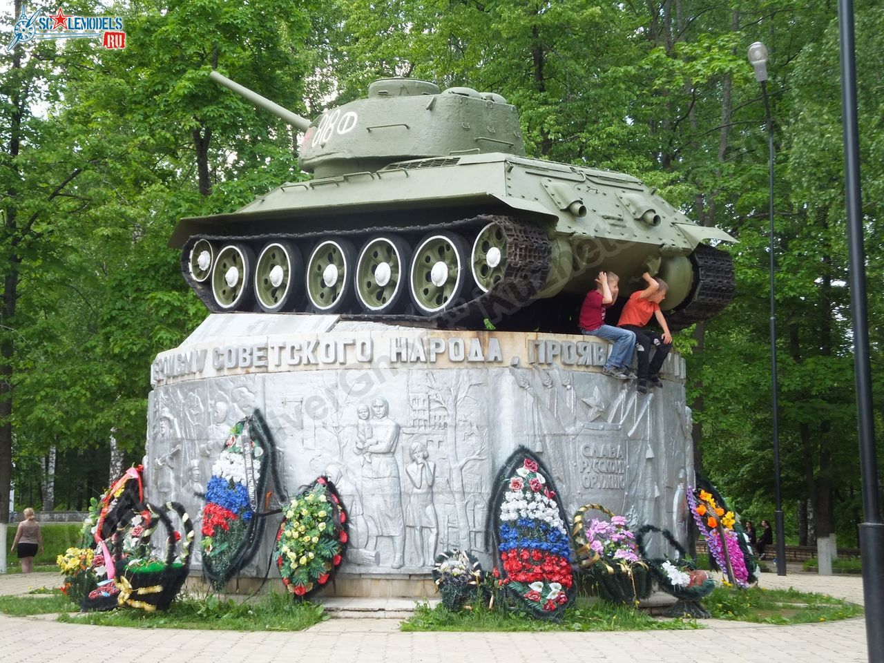 T-34-85_Yartsevo_0059.jpg
