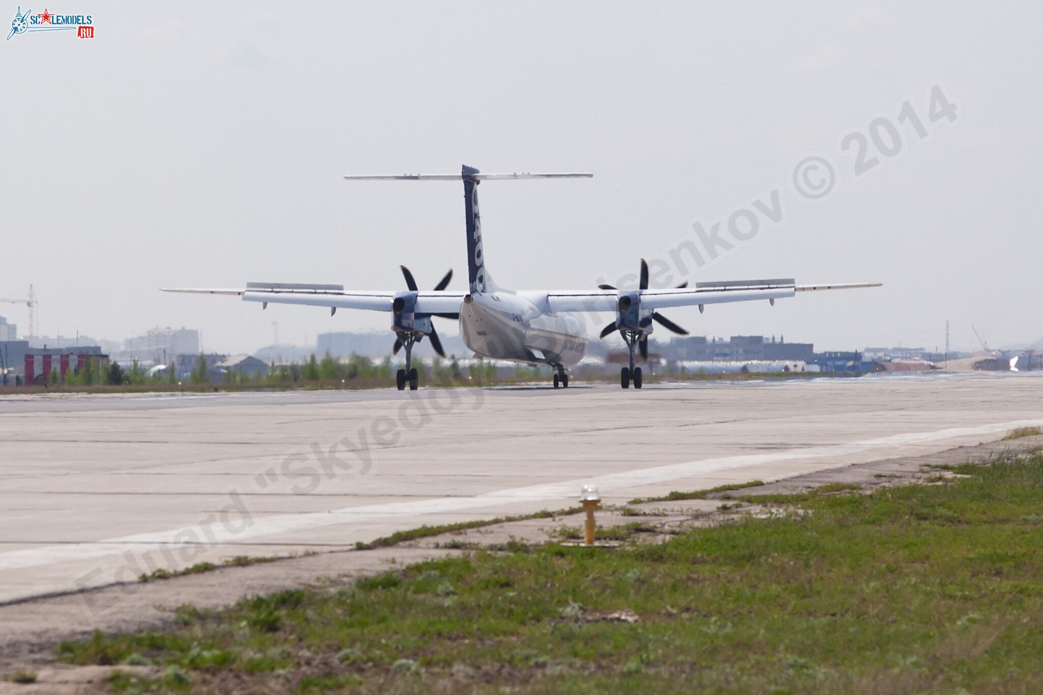 Dash_8_C-GLKU_0006.jpg