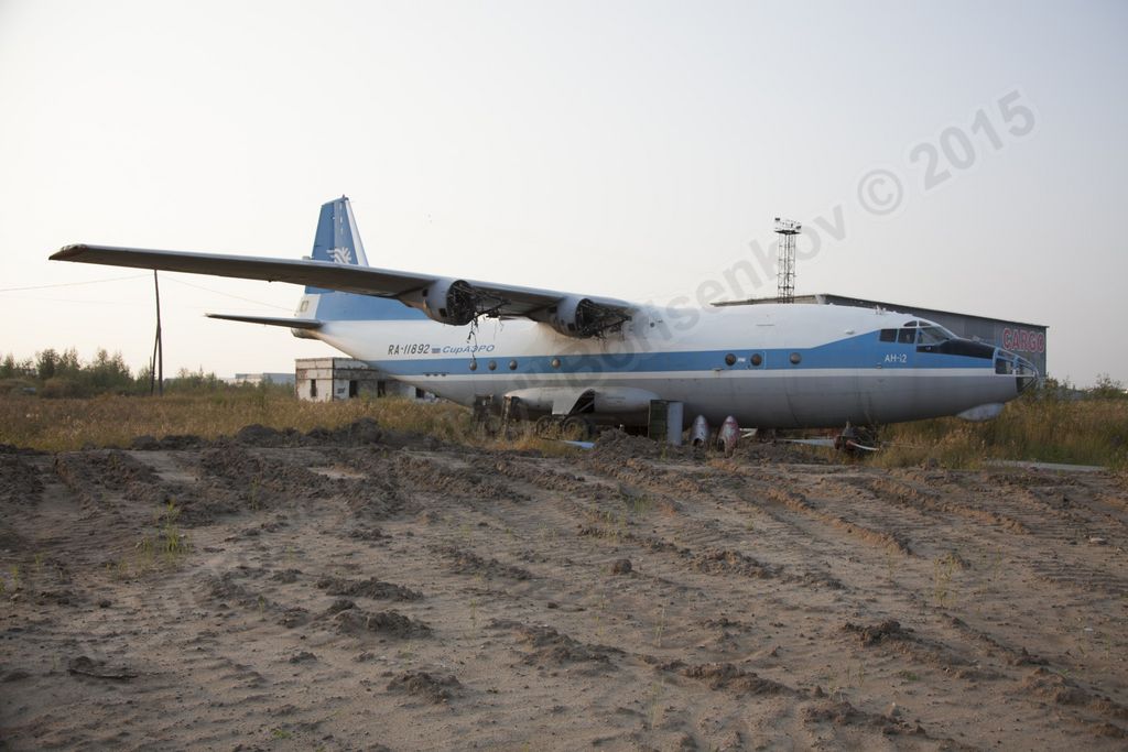 An-12B_RA-11892_0002.jpg