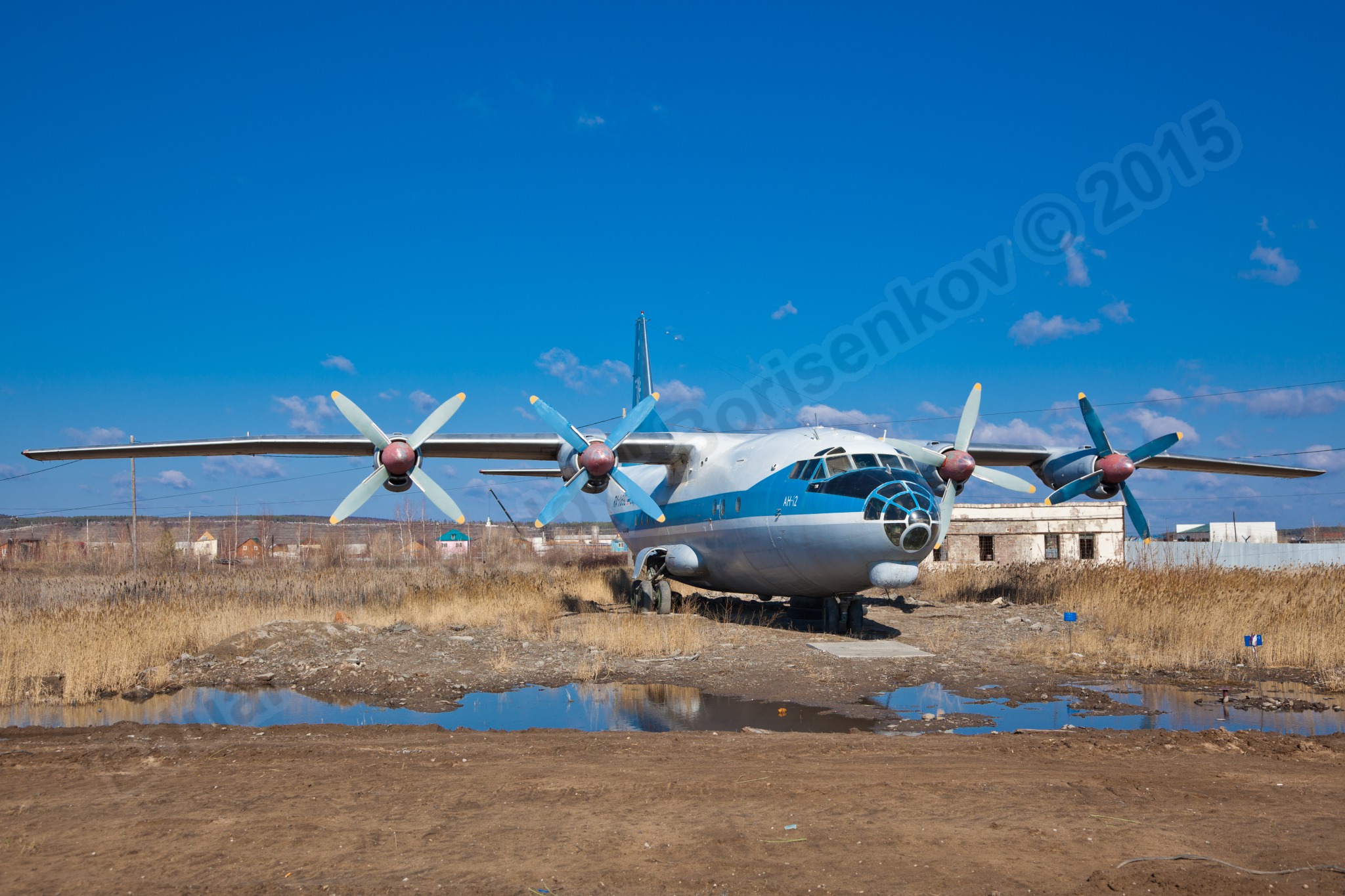 An-12B_RA-11892_0004.jpg