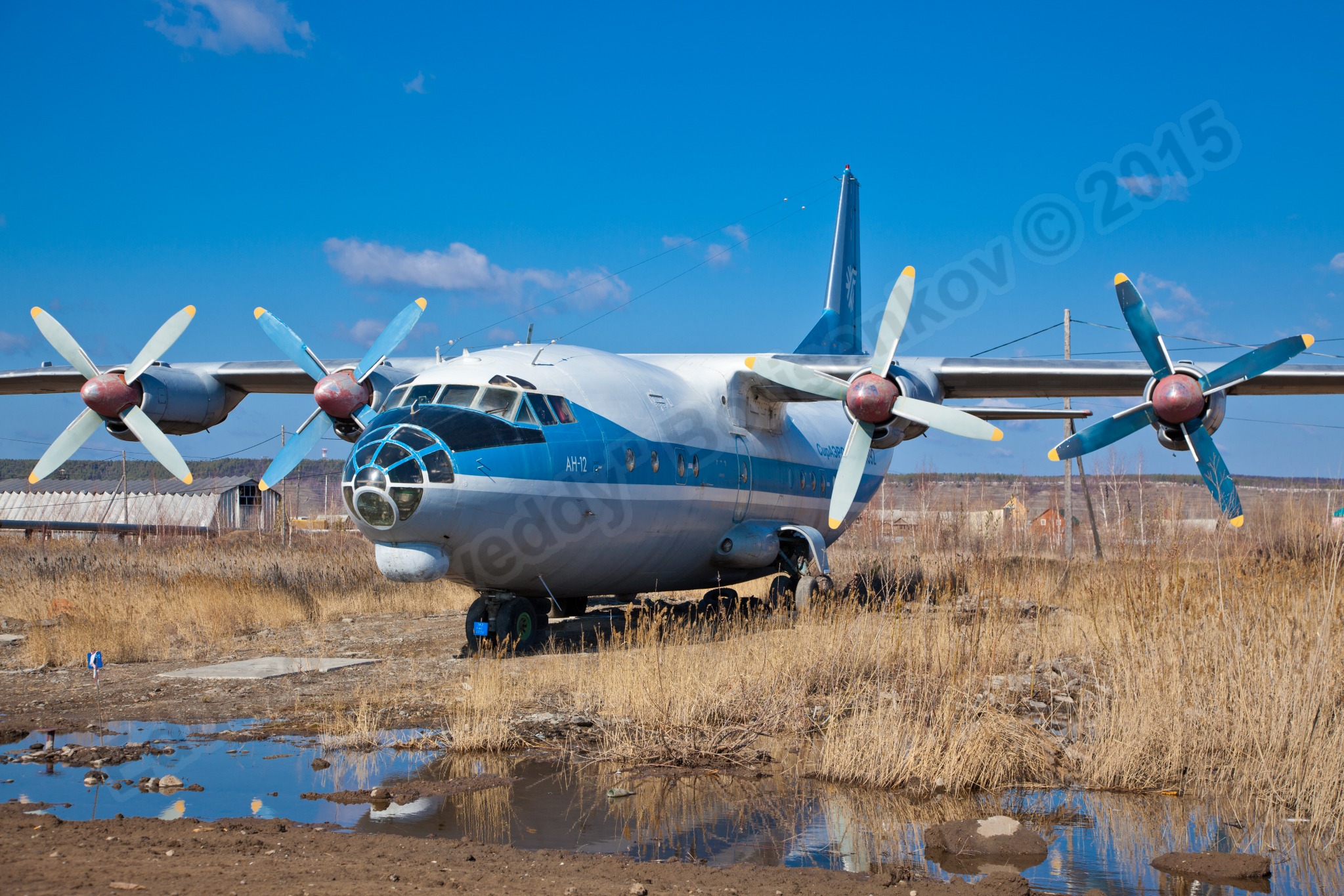 An-12B_RA-11892_0009.jpg