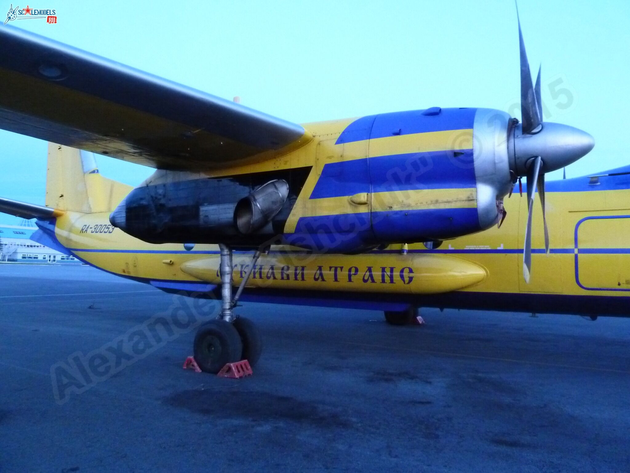 An-30_RA-30053_0009.jpg