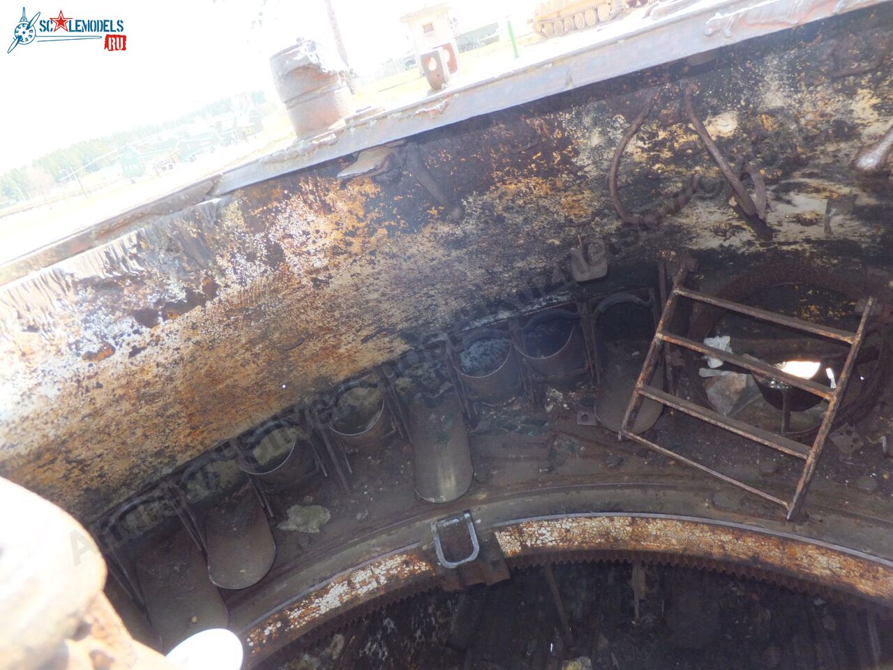 Damaged_IS-3_0049.jpg