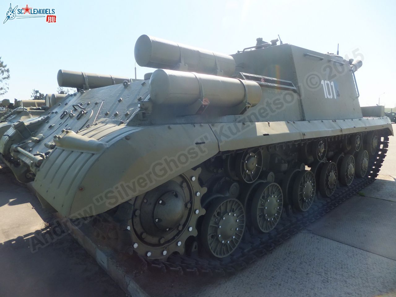 ISU-152_0035.jpg