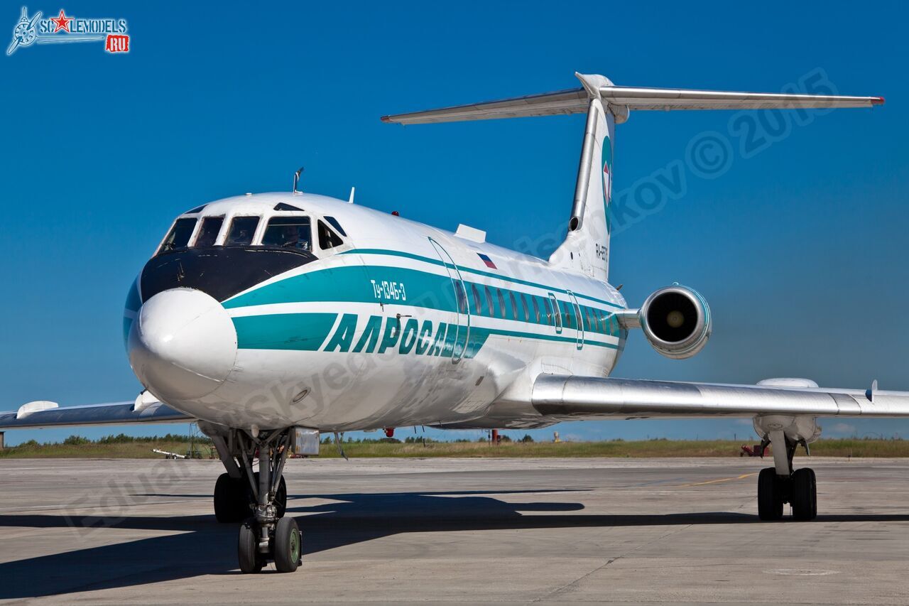 Tu-134B-3_RA-65715_0002.jpg