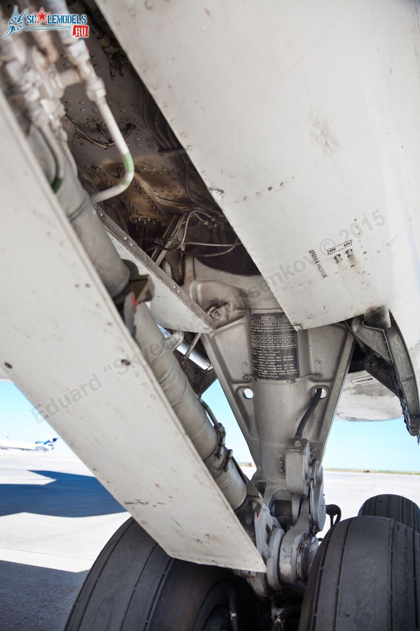 Tu-134B-3_RA-65715_0034.jpg