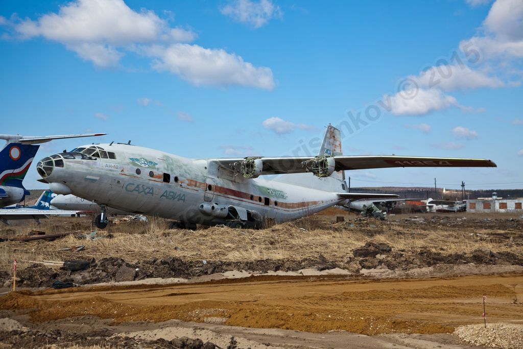 An-12B_RA-11354_0003.jpg