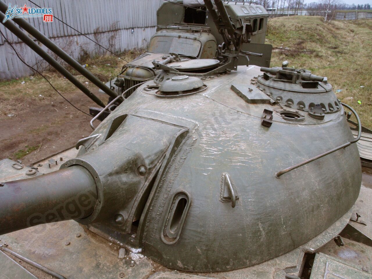 T-62_turret_0000.jpg