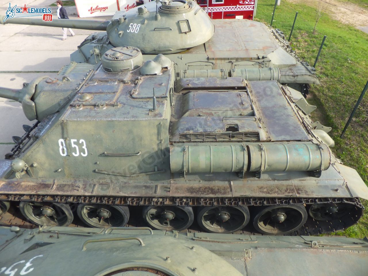 Su-100_0001.jpg