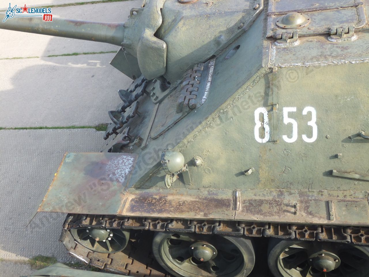 Su-100_0013.jpg