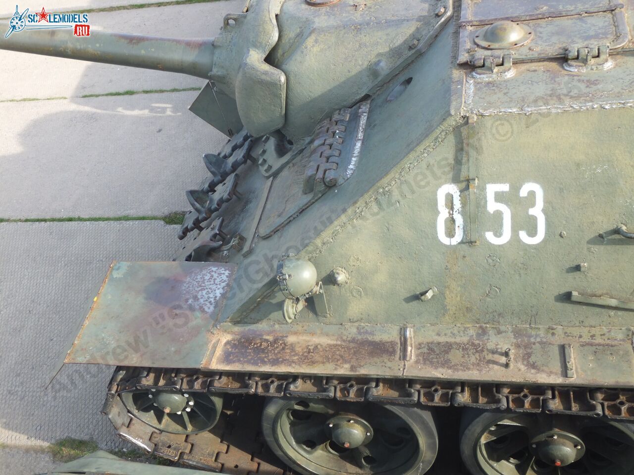 Su-100_0013.jpg