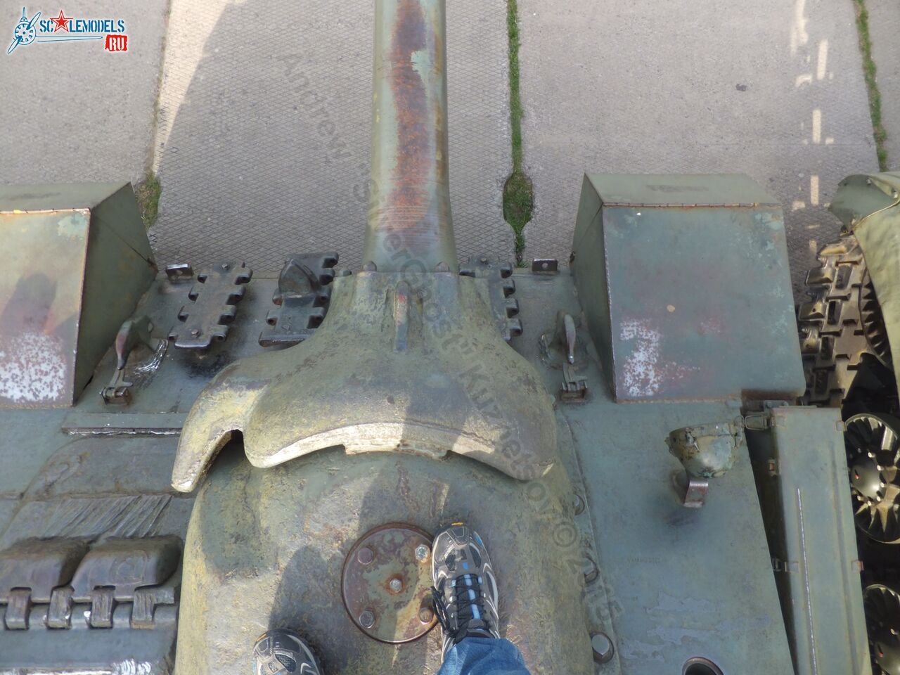 Su-100_0032.jpg