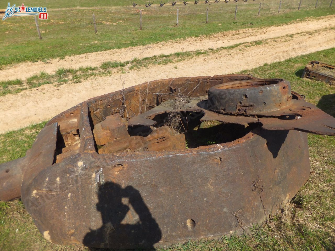 Damaged_T-34_0004.jpg