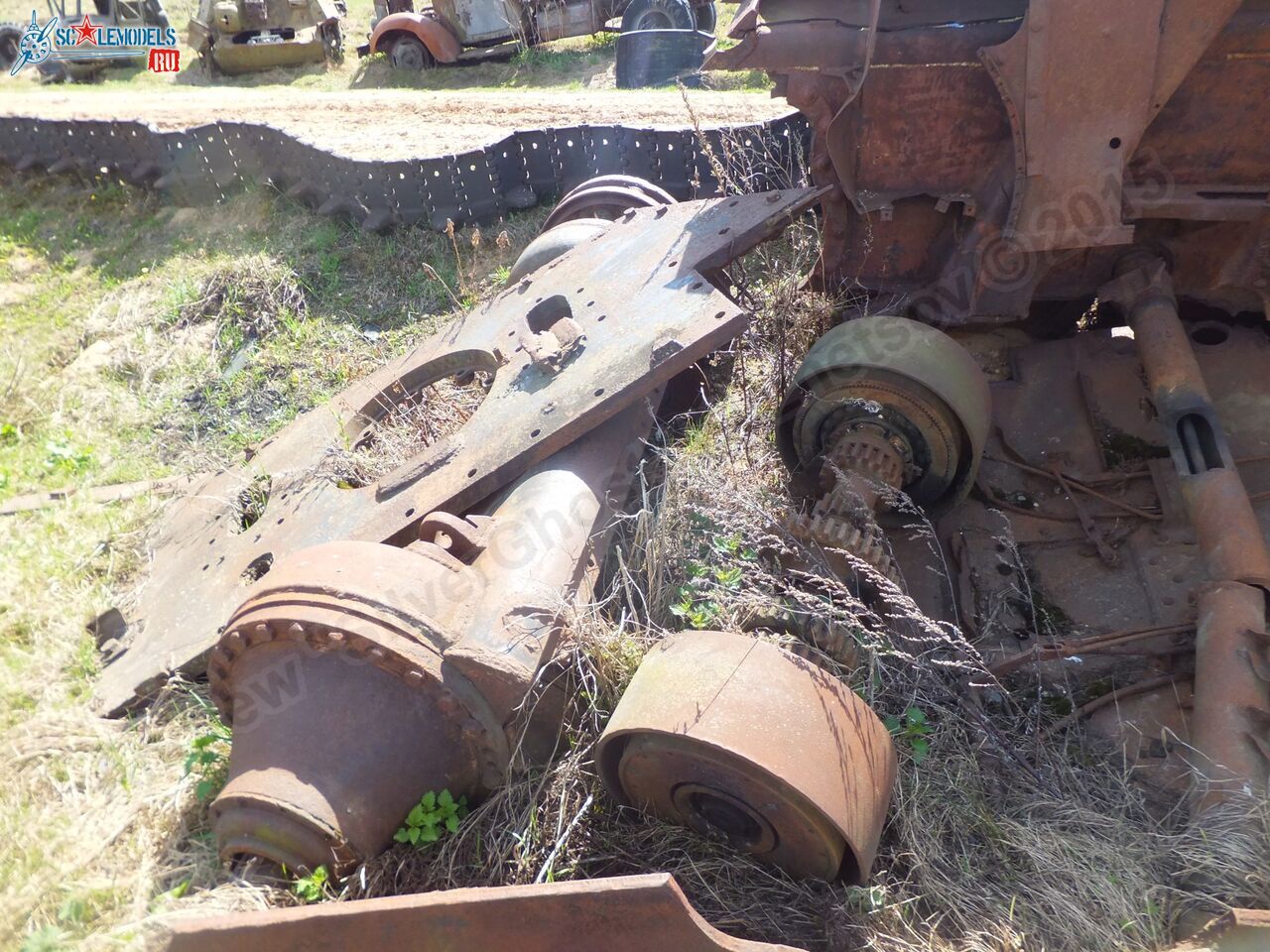 Damaged_T-34_0011.jpg