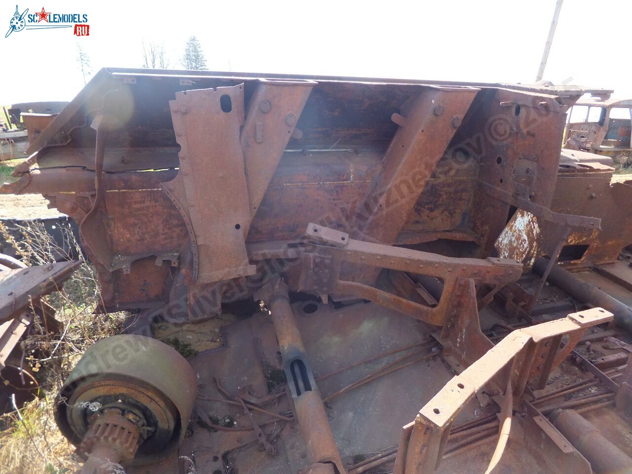 Damaged_T-34_0012.jpg