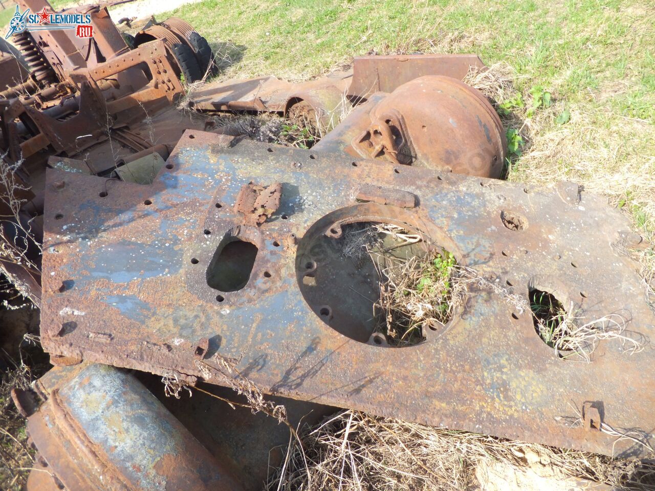 Damaged_T-34_0045.jpg