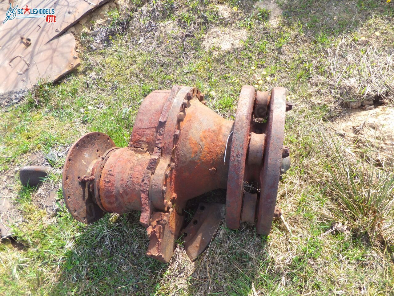 Damaged_T-34_0050.jpg