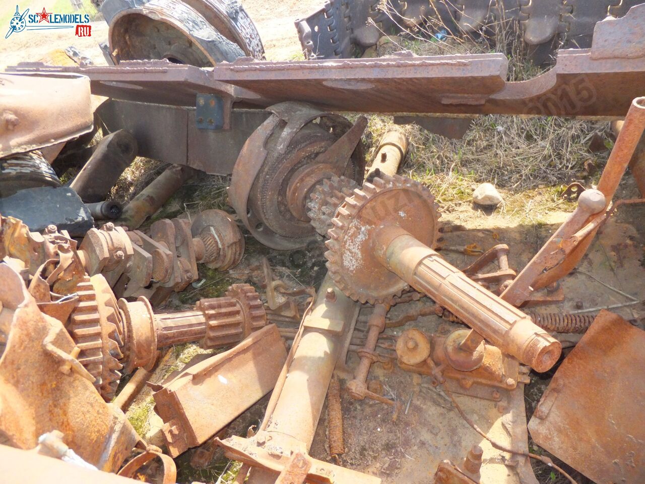 Damaged_T-34_0057.jpg