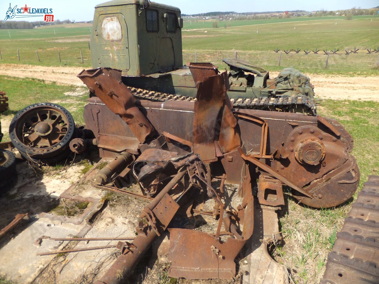 Damaged_T-34_0073.jpg