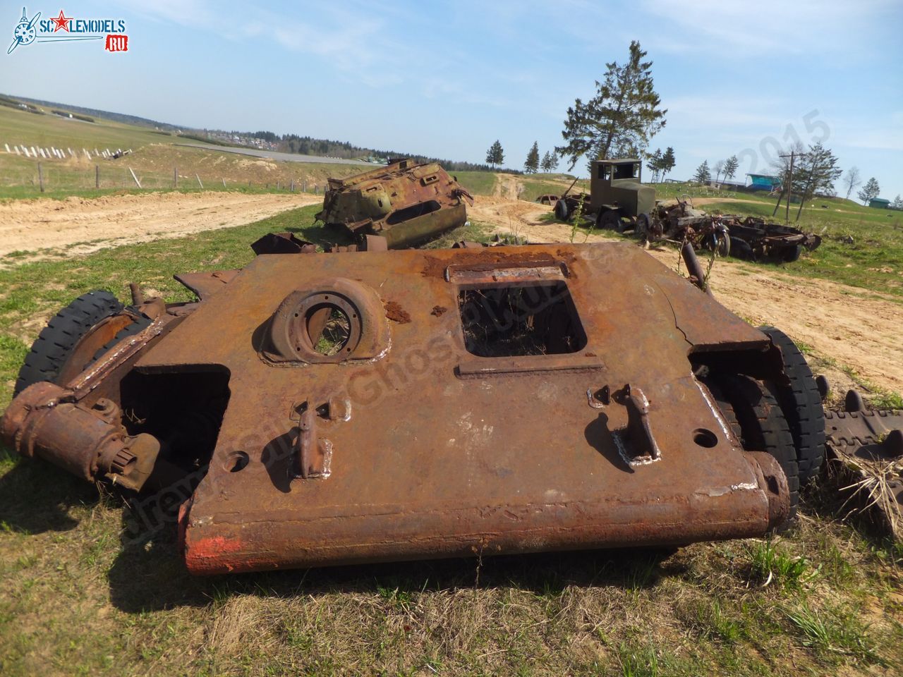 Damaged_T-34_0078.jpg