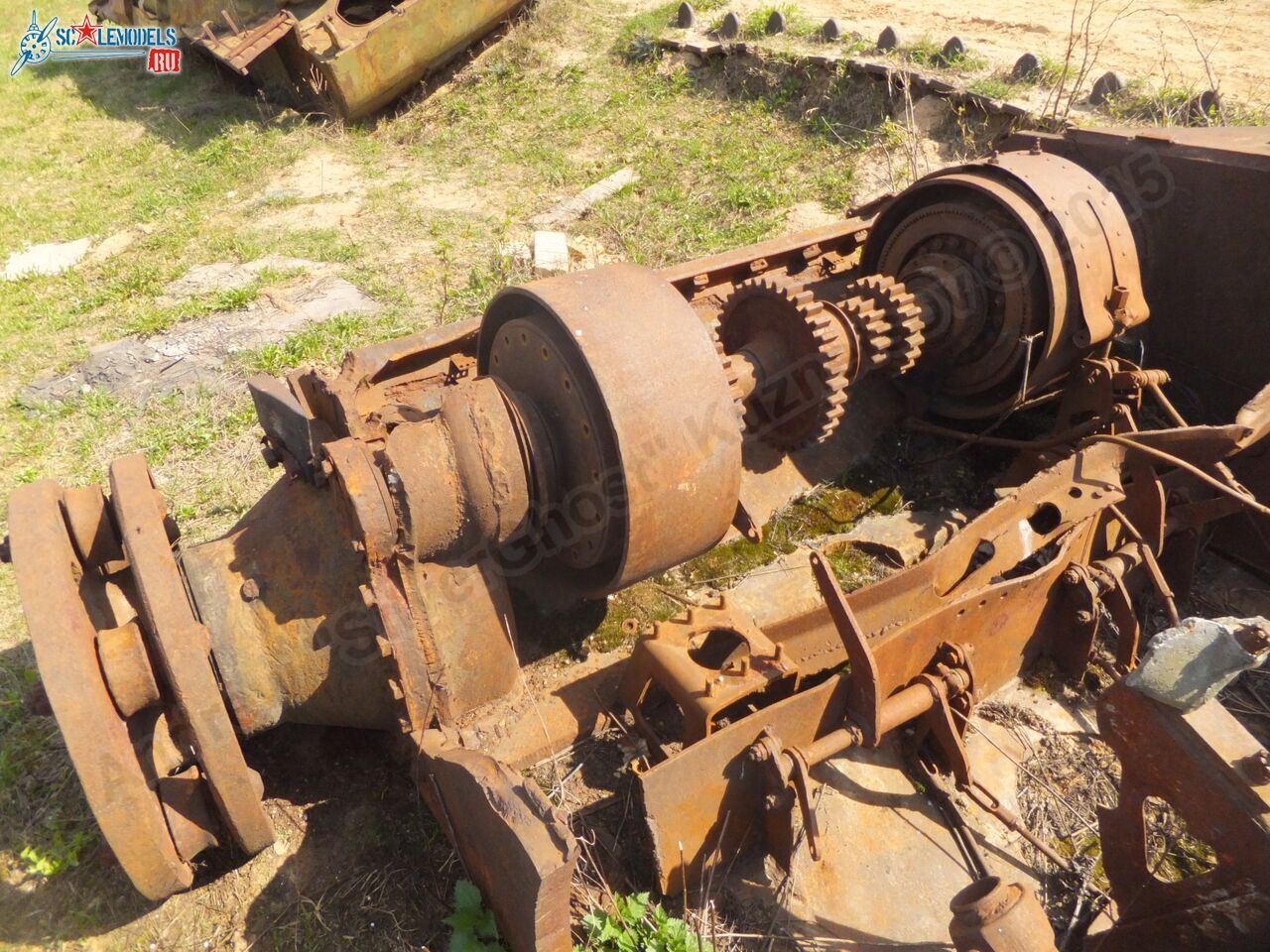 Damaged_T-34_0086.jpg