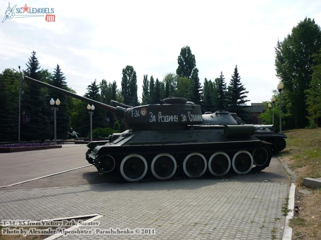 t-34-85_gdr_0001.jpg