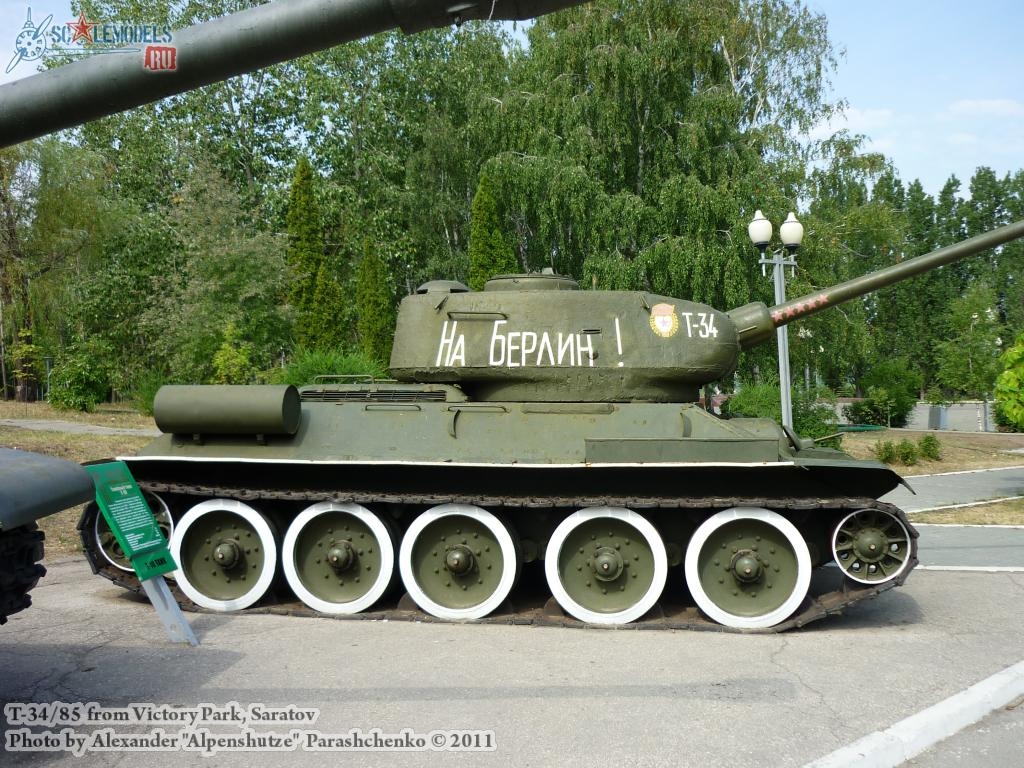 t-34-85_gdr_0003.jpg