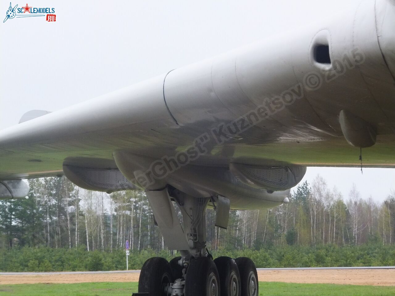 Tu-154M_EW-85706_0210.jpg
