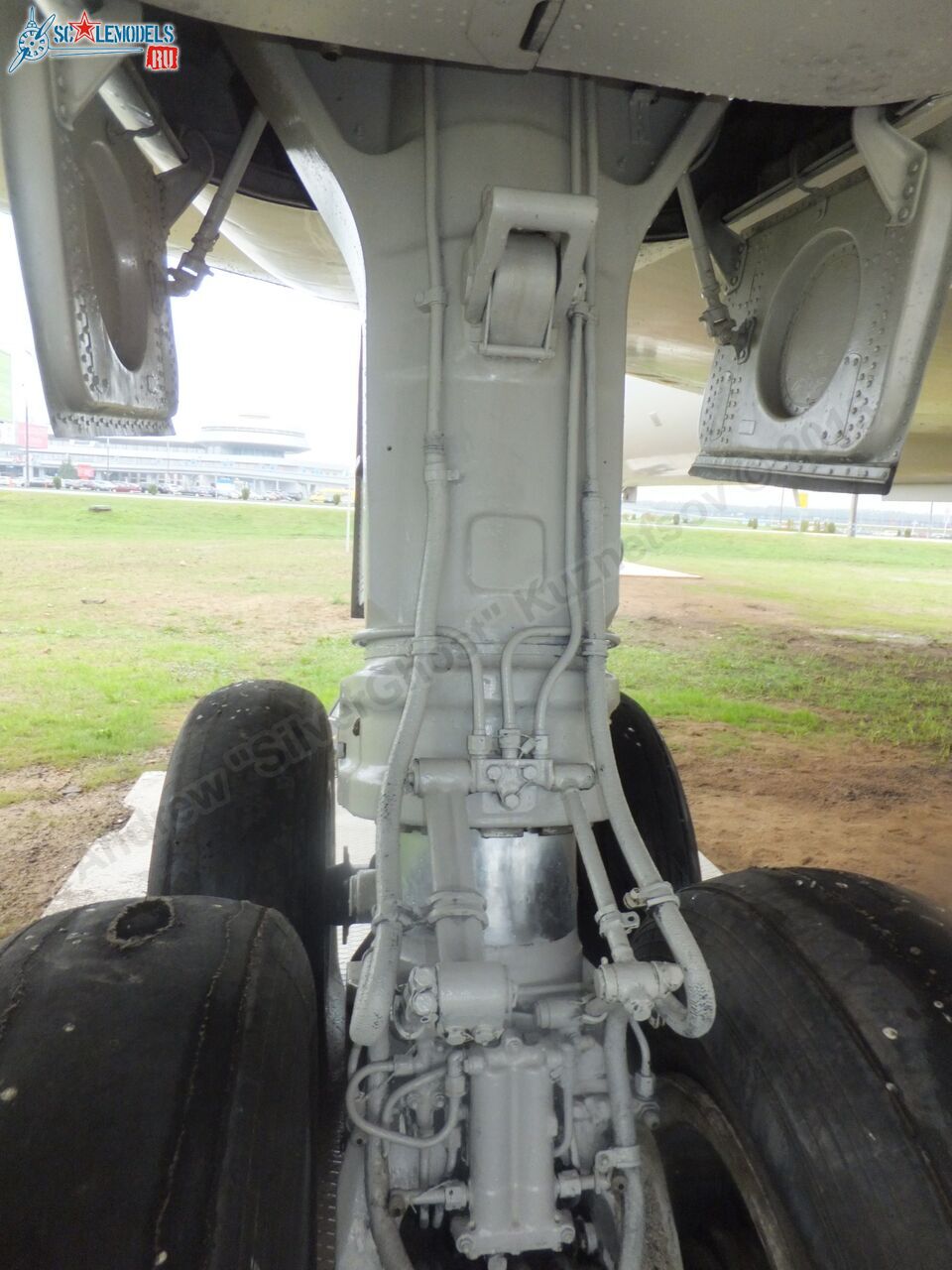 Tu-154M_EW-85706_0327.jpg