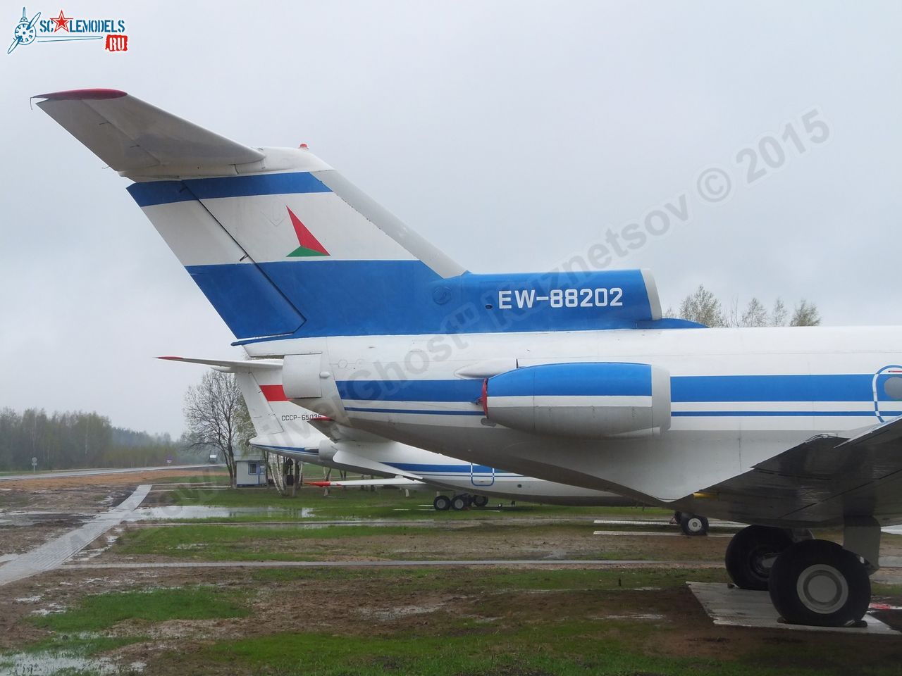 Yak-40_EW-88202_0100.jpg