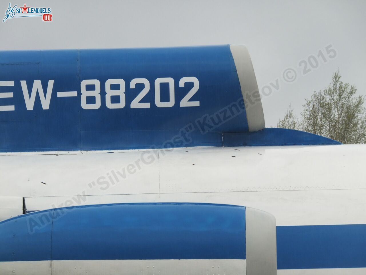 Yak-40_EW-88202_0102.jpg