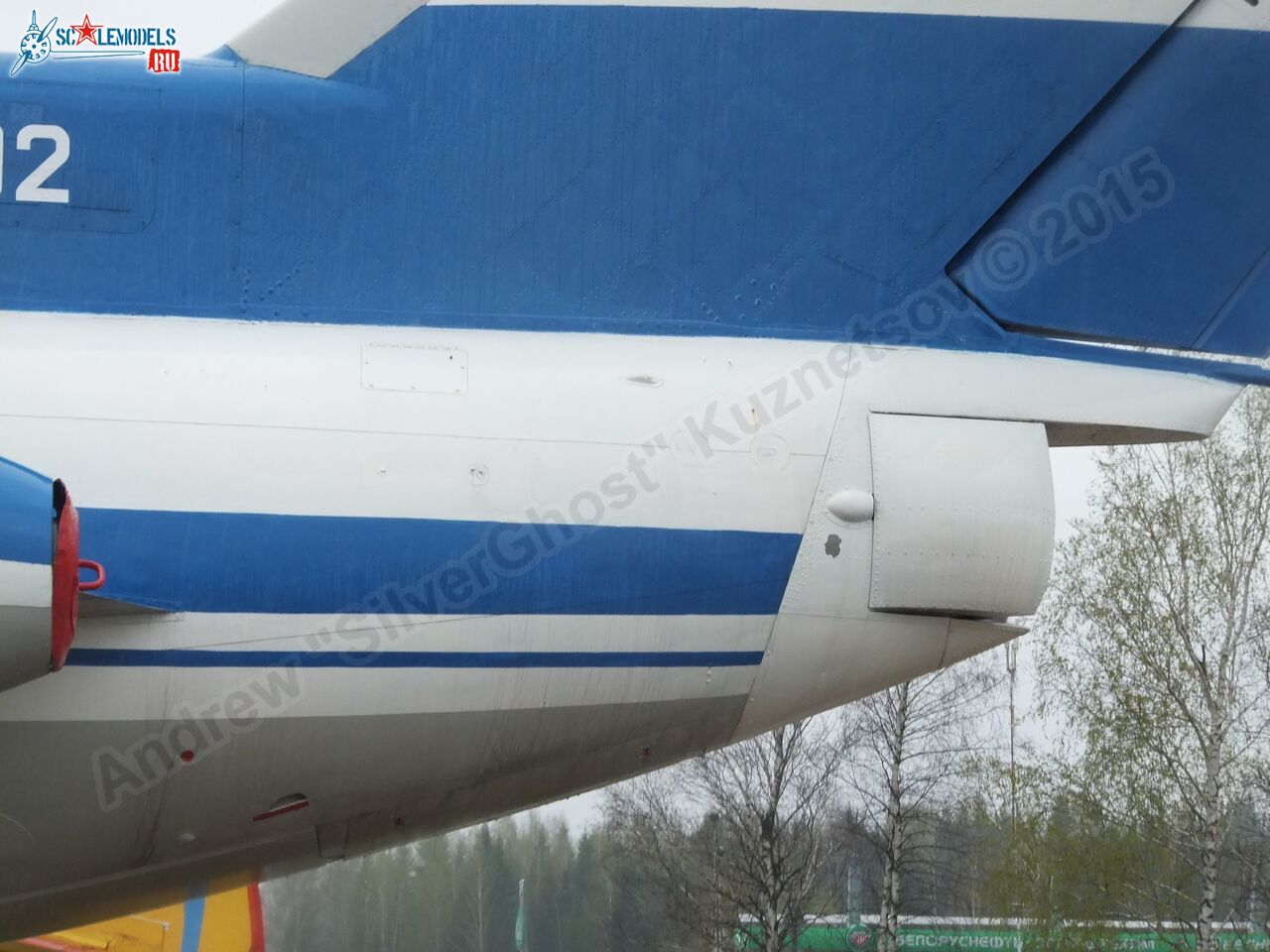 Yak-40_EW-88202_0207.jpg