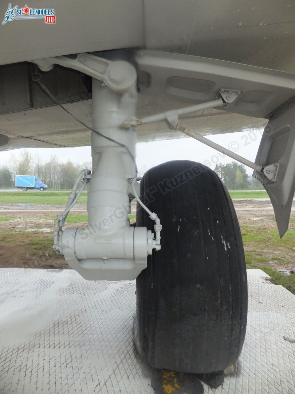 Yak-40_EW-88202_0287.jpg