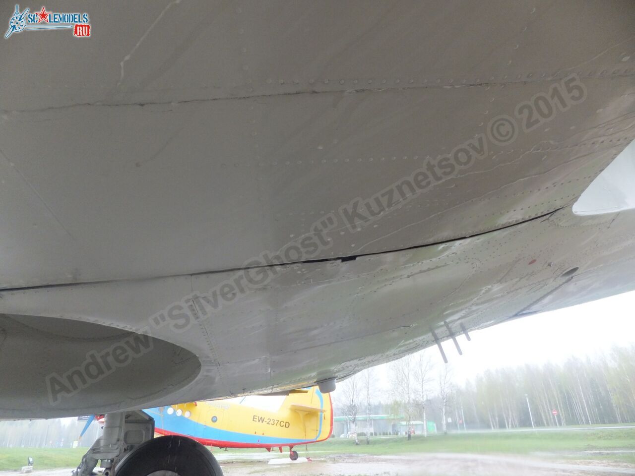 Yak-40_EW-88202_0300.jpg